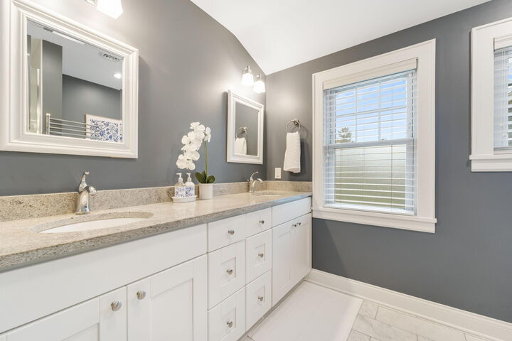 Property Photo:  6040 N Shoreland Ave  WI 53217 
