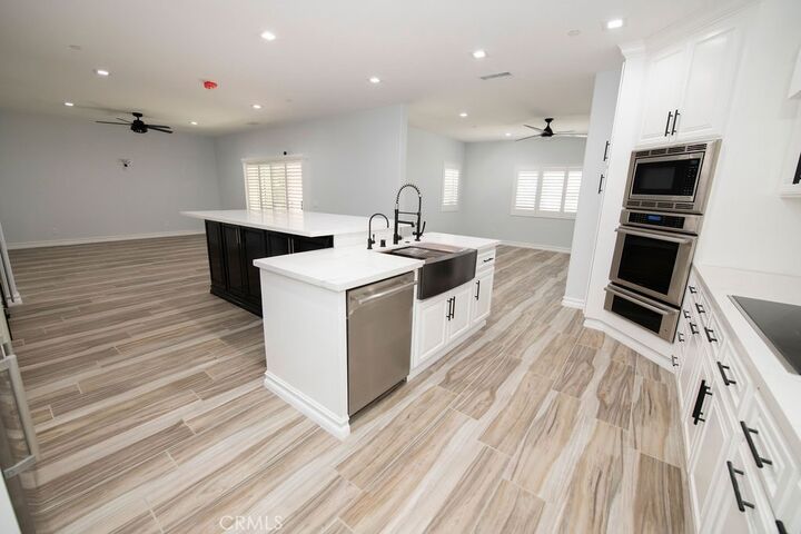 Property Photo:  27404 Outrigger Lane  CA 92342 