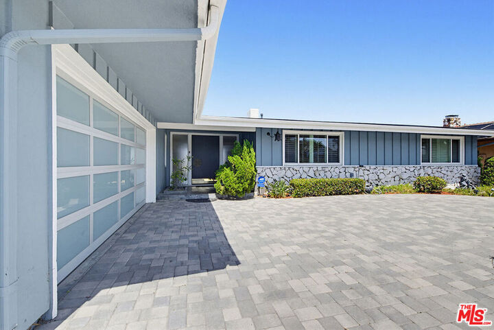 Property Photo:  4107 Punta Alta Drive  CA 90008 