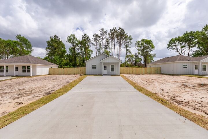 Property Photo:  1732 Sayers Street  TX 75904 