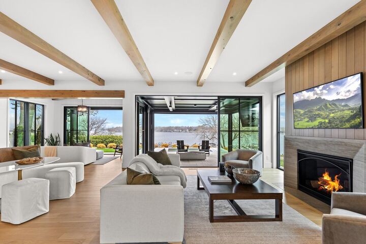 Property Photo:  254 Lake Street  MN 55331 