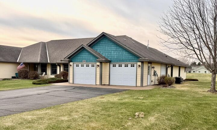 Property Photo: 2015 Highland Circle E MN 55051