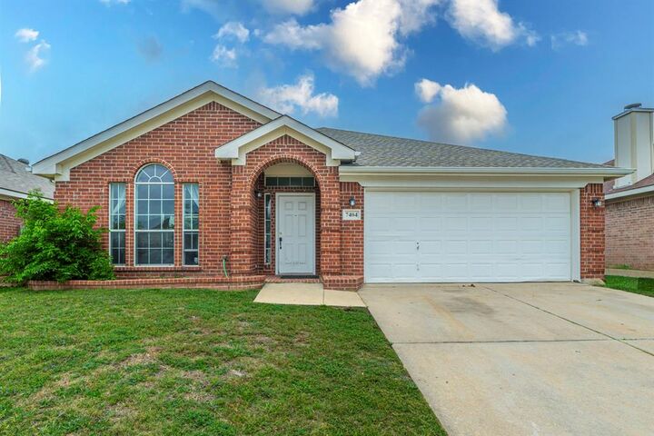 Photo de la propriété:  7404 Grass Valley Trail  TX 76123 