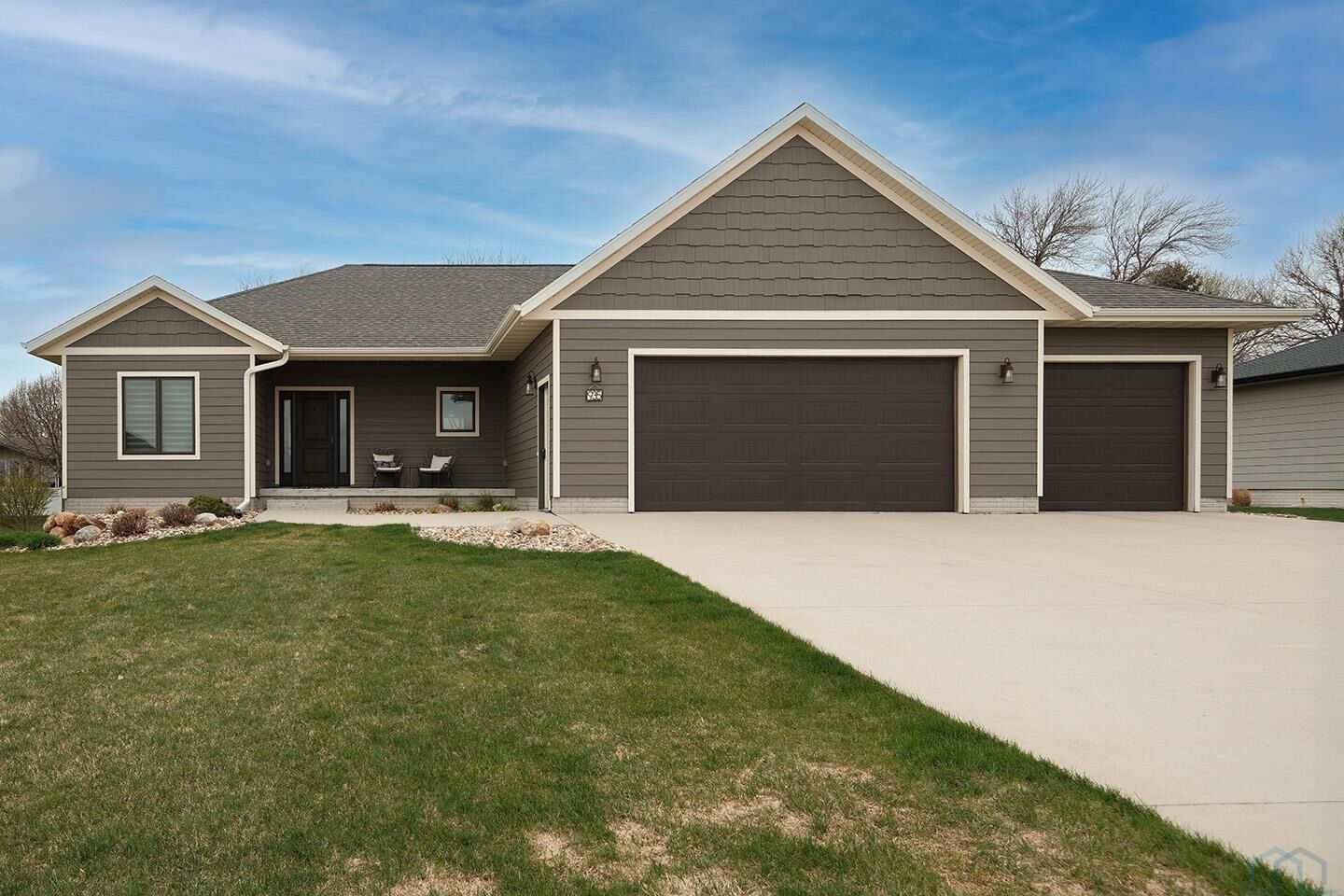 Property Photo:  935 8th Avenue SE  IA 51250 
