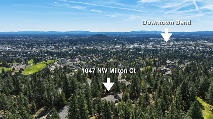 Property Photo:  1047 NW Milton Court  OR 97703 