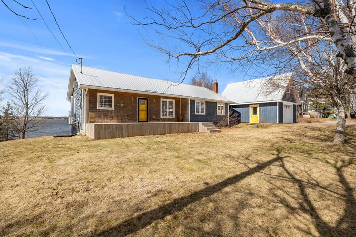 Photo de la propriété:  73 Riverbank Drive  PE C1B 3E7 