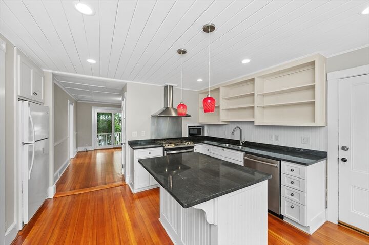 Property Photo:  18 Bennett St 2  MA 01944 