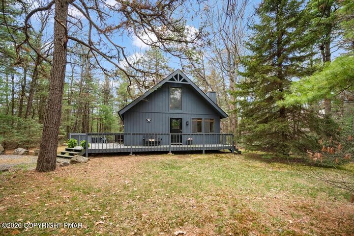 Property Photo: 128 Long View Lane PA 18350
