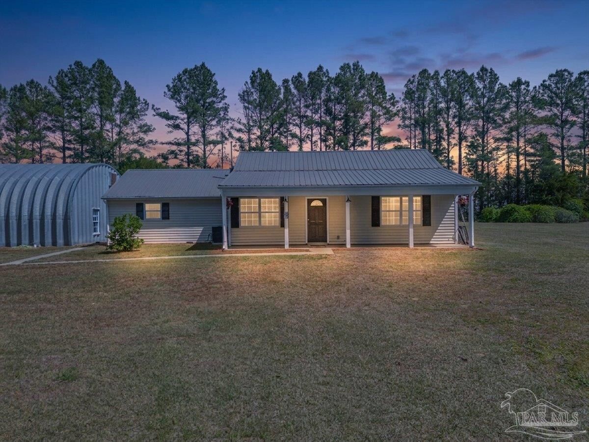 Property Photo:  6374 Perfect Acres Rd  FL 32570 