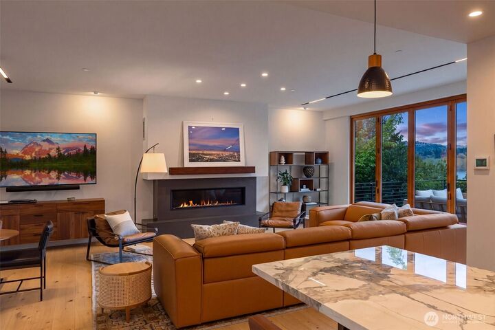 Property Photo:  9818 SE 42nd Place  WA 98040 