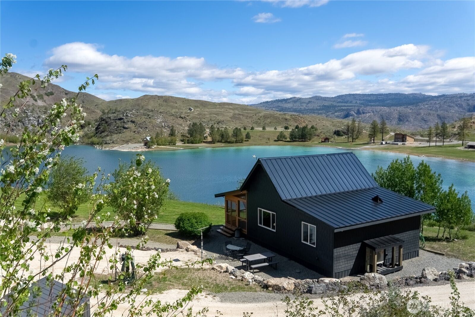 Property Photo:  30  Alkali Cuttoff Road  WA 98849 