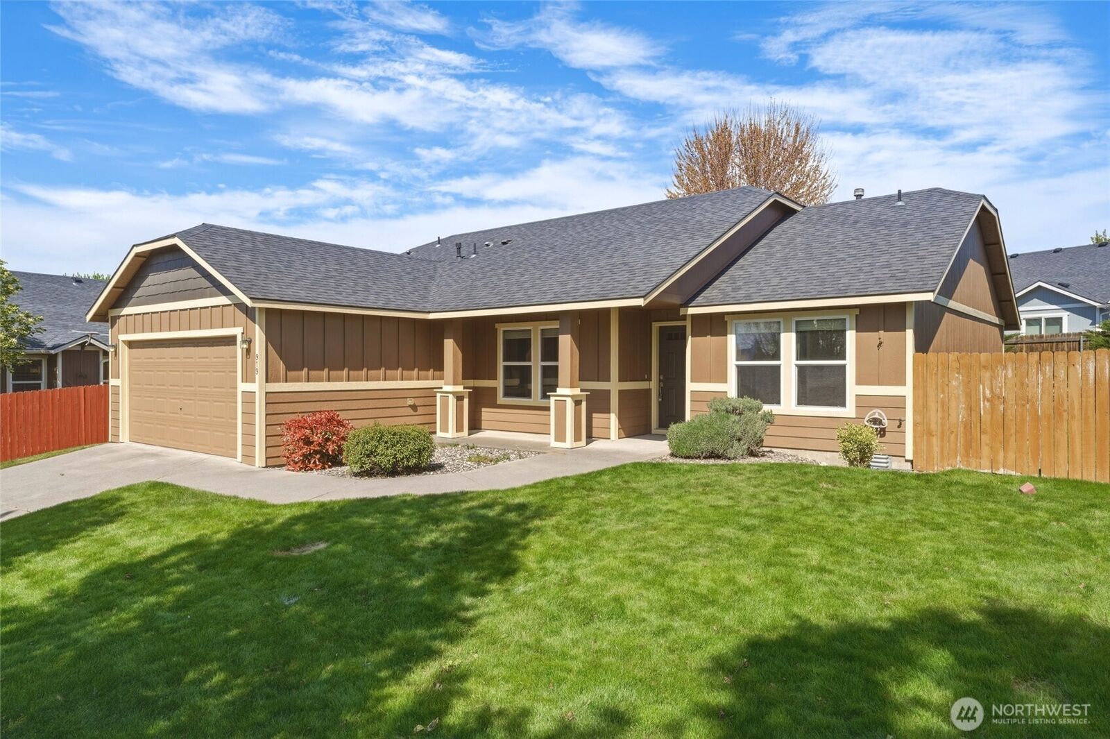 Property Photo:  919  Highland Road  WA 99362 