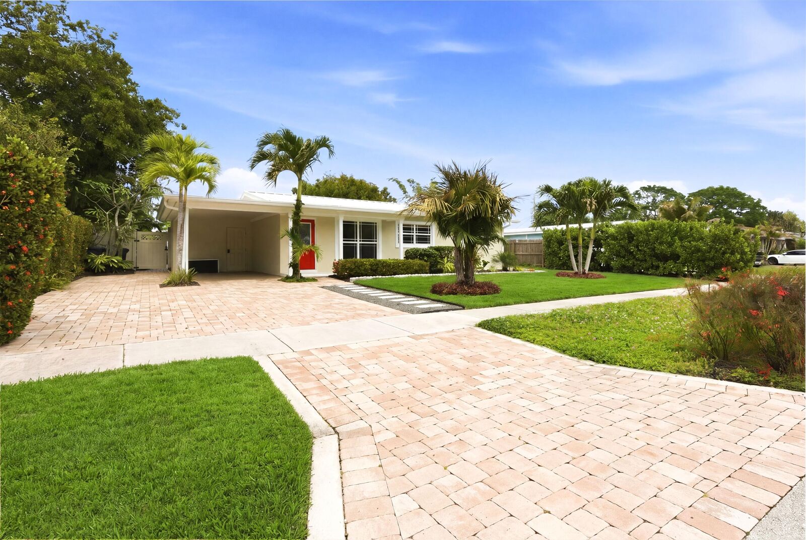 Property Photo:  1211 Sioux Street  FL 33458 