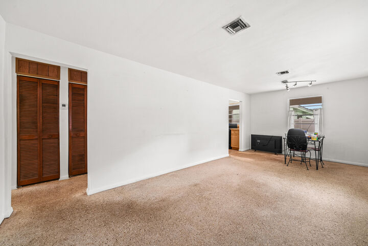 Property Photo:  1405 SW 19th Avenue  FL 33312 