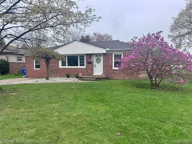 Property Photo:  33103 Edgegrove  MI 48026 