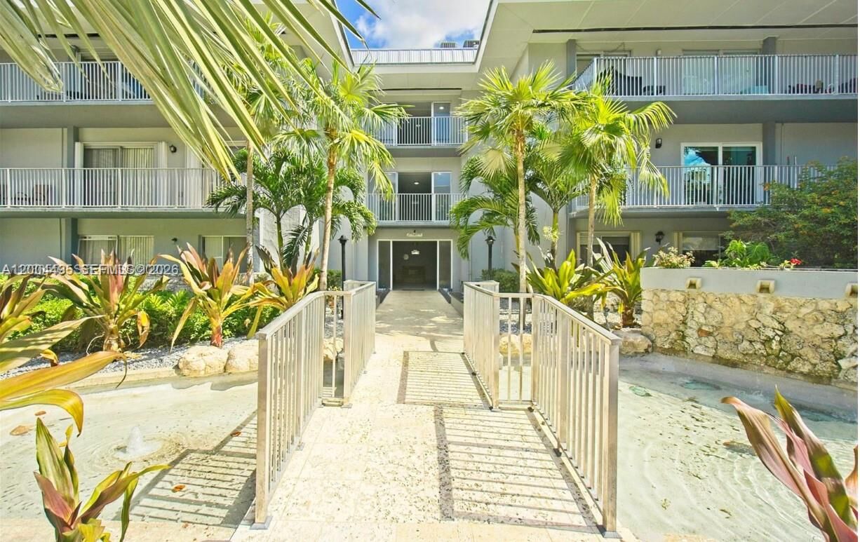 Property Photo:  7401 SW 82nd St 207S  FL 33143 