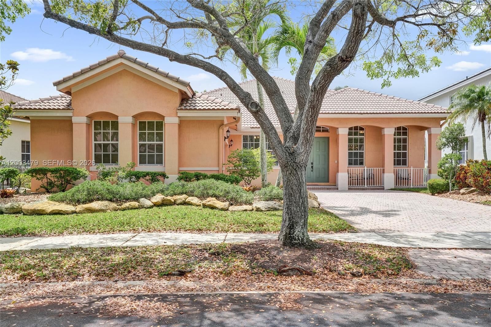 Property Photo:  1169 Peregrine Way  FL 33327 