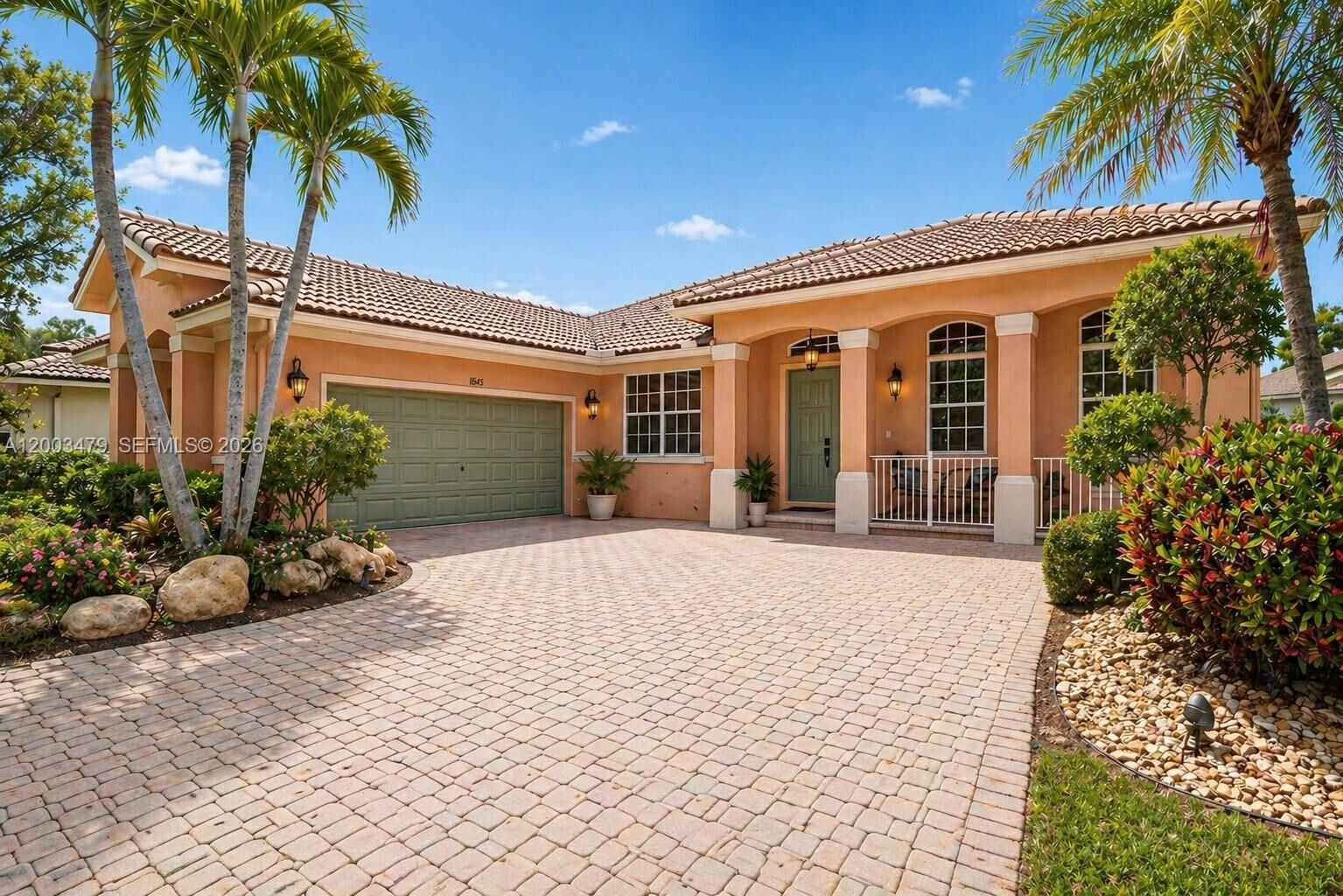 Property Photo: 1169 Peregrine Way FL 33327