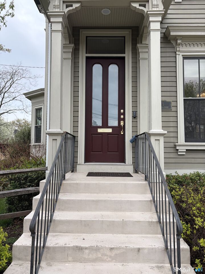 Property Photo:  1 Imlay Street  CT 06105 