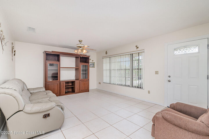 Property Photo:  660 Grandeur Street SE  FL 32909 