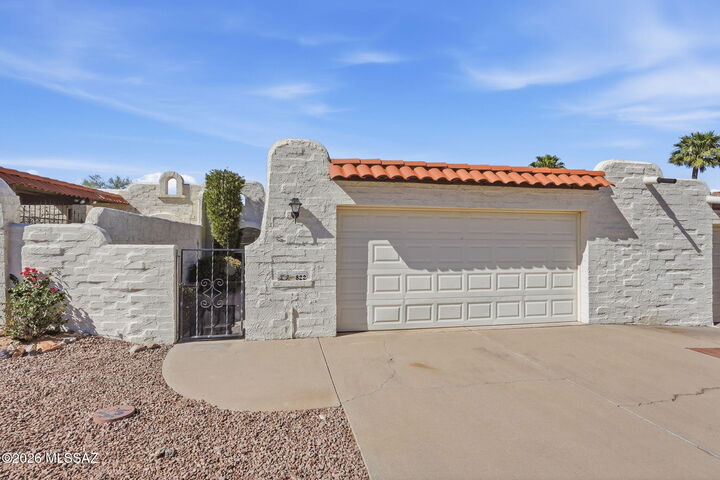 Property Photo:  822 W Calle Del Regalo  AZ 85614 