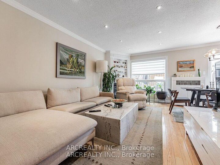 Property Photo: 49 White Boulevard ON L4J 5Z4