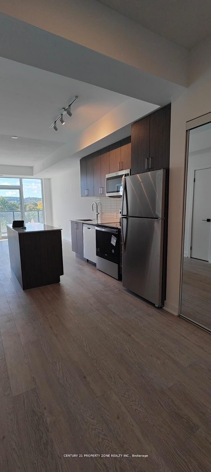 Property Photo:  2782 Barton Street E 405  ON L8E 2J8 