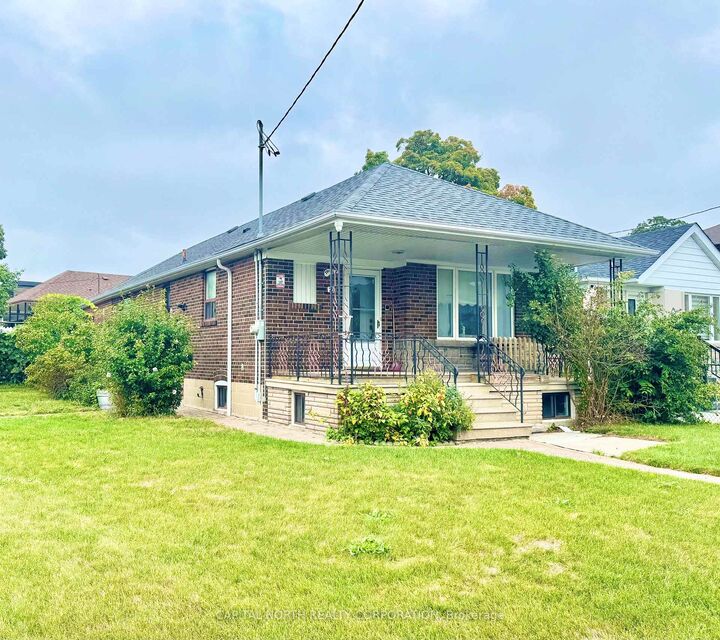 Property Photo: 70 Beechborough Avenue ON M6M 1Z5