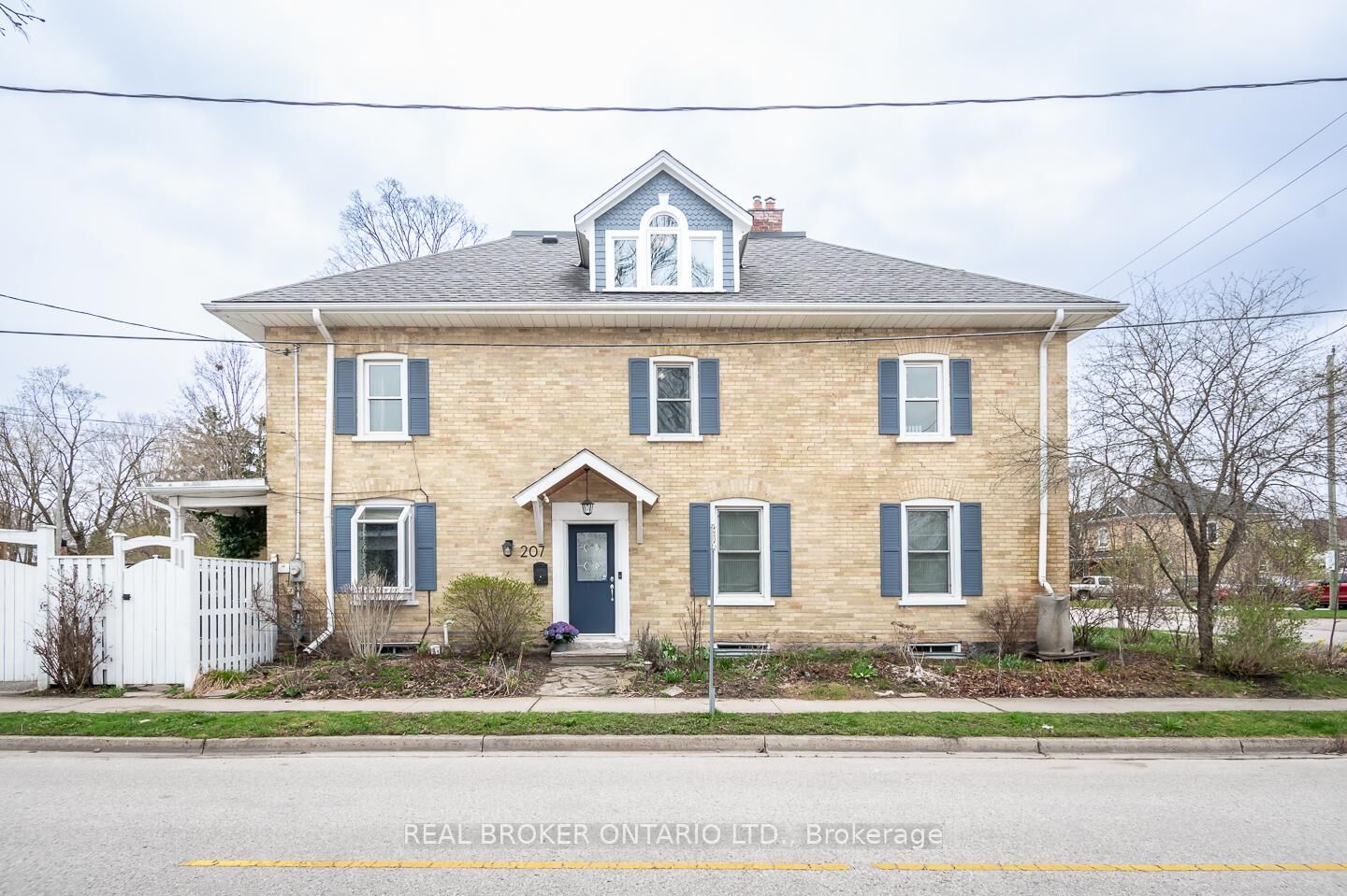 Property Photo: 207 Waterloo Street N ON N3H 1N1
