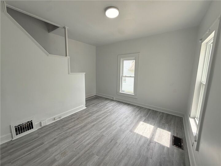 Property Photo: 358 Russell St PA 16146