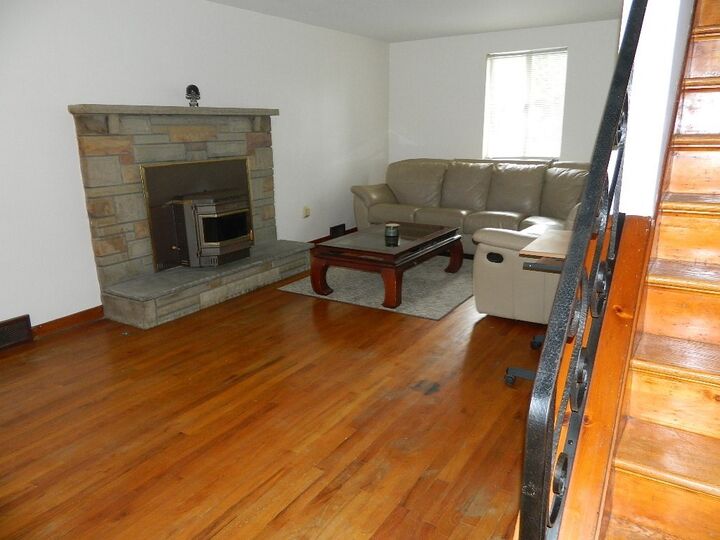 Property Photo:  131 Wise Ln  PA 15209 