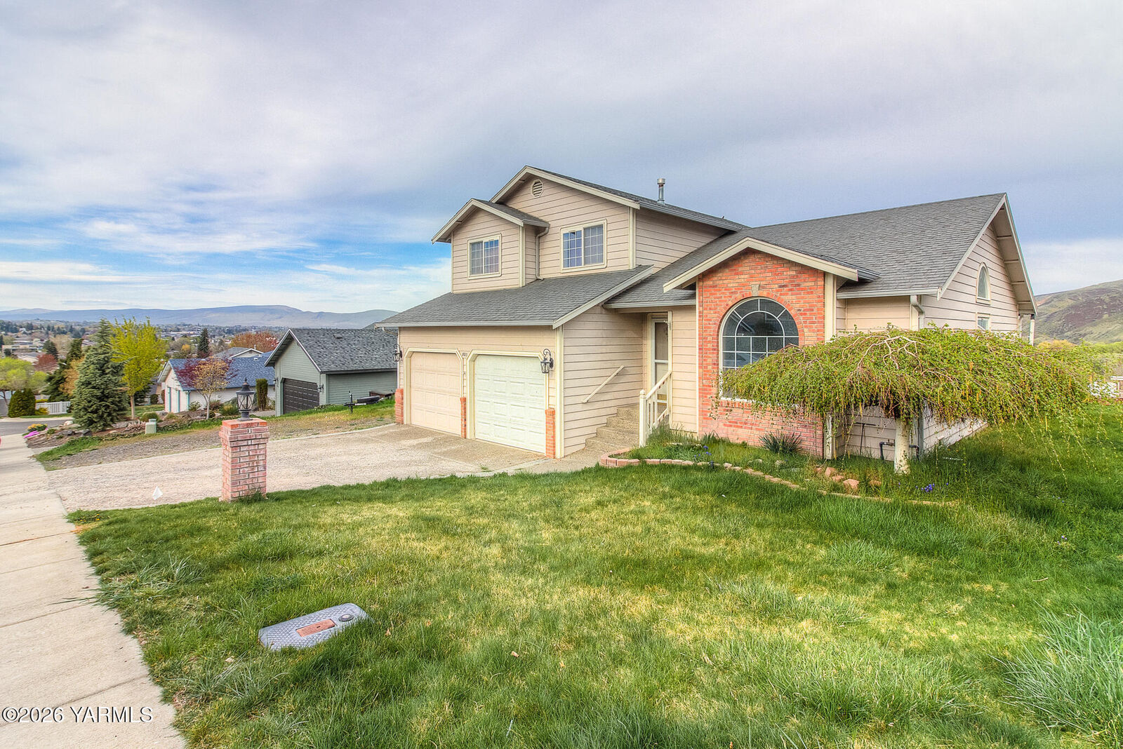 Property Photo:  805 S 4th Street Lp  WA 98942 