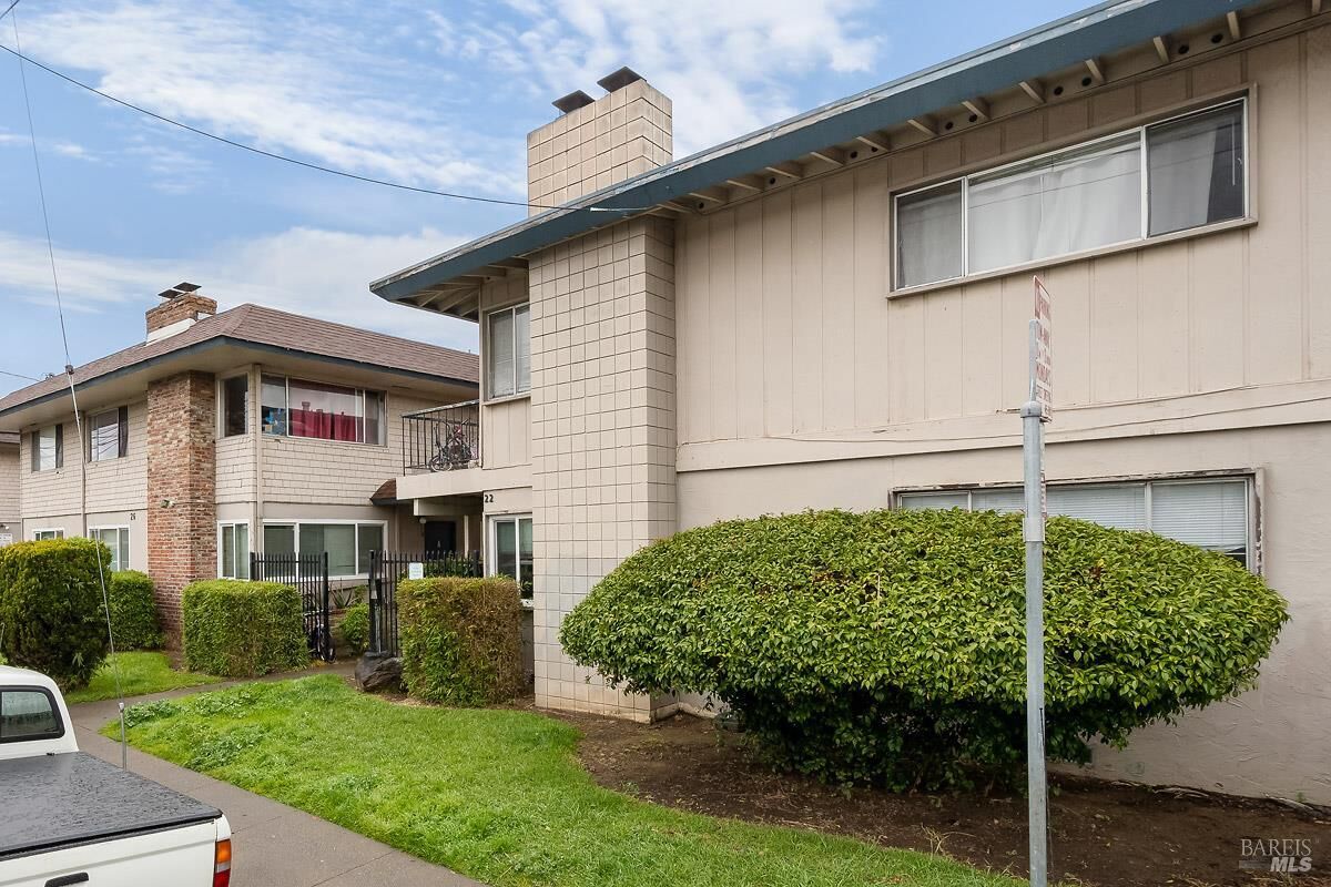 Property Photo:  22 Fairfax Street E  CA 94901 