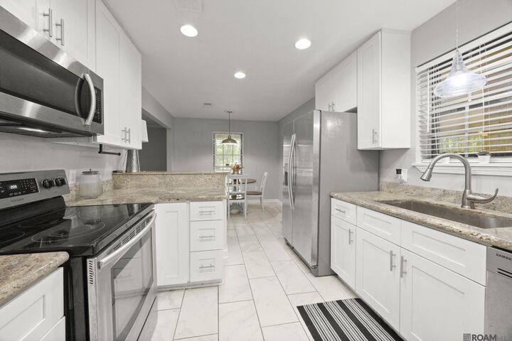 Property Photo:  16571 Doyle Dr  LA 70817 