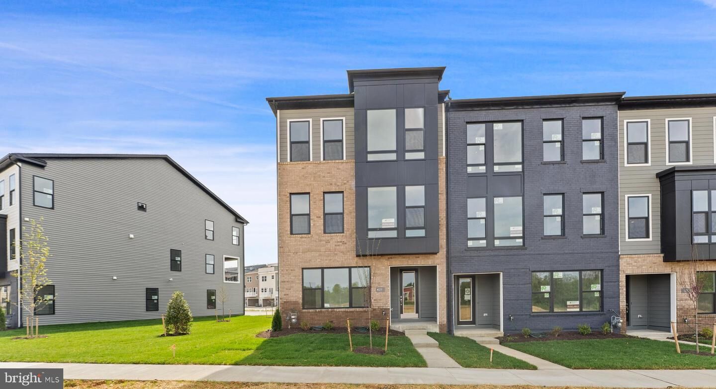 Property Photo: 119 Summit Point Boulevard 16J MD 20716