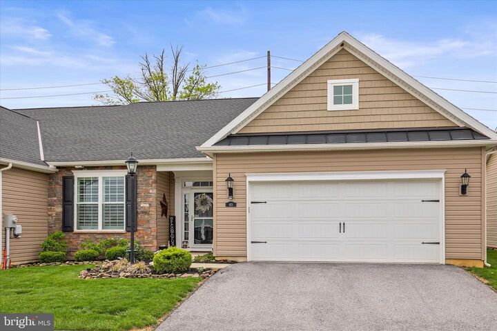 Property Photo:  415 Hawthorn Lane 3  PA 17331 