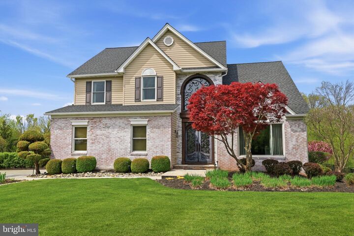 Property Photo:  6 Deerfield Drive  NJ 08831 