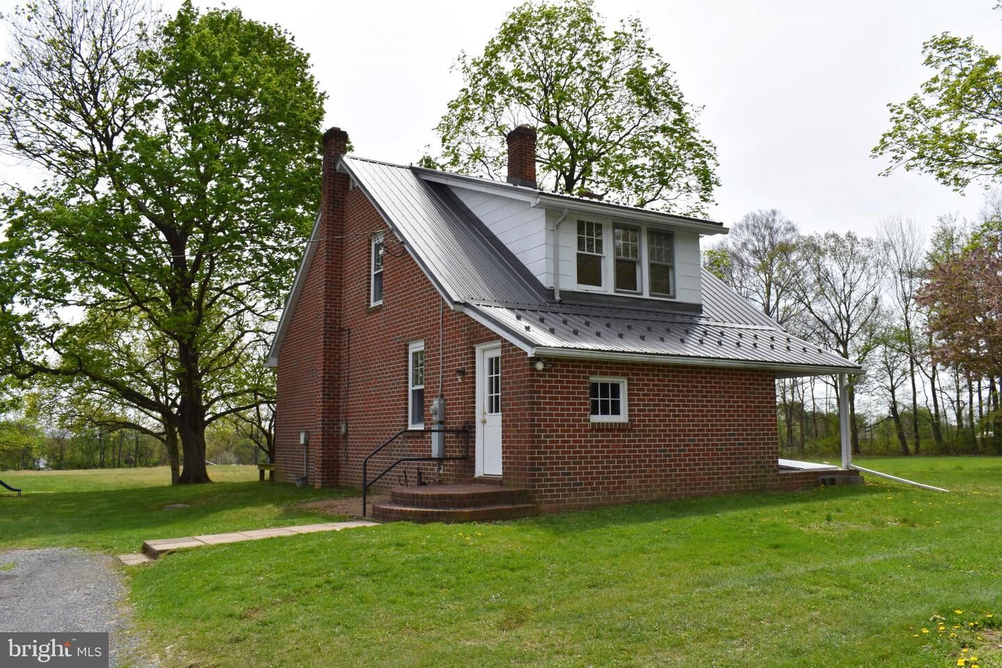 Property Photo:  9526 Circle Drive  PA 17202 