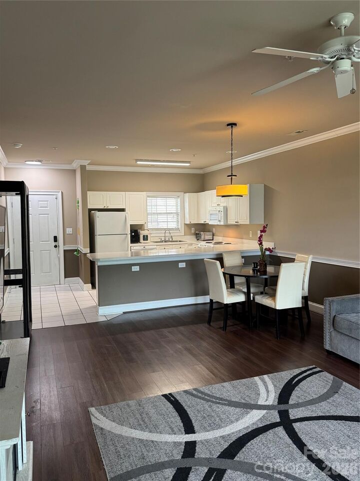 Property Photo:  8923 Meadow Vista Road  NC 28213 