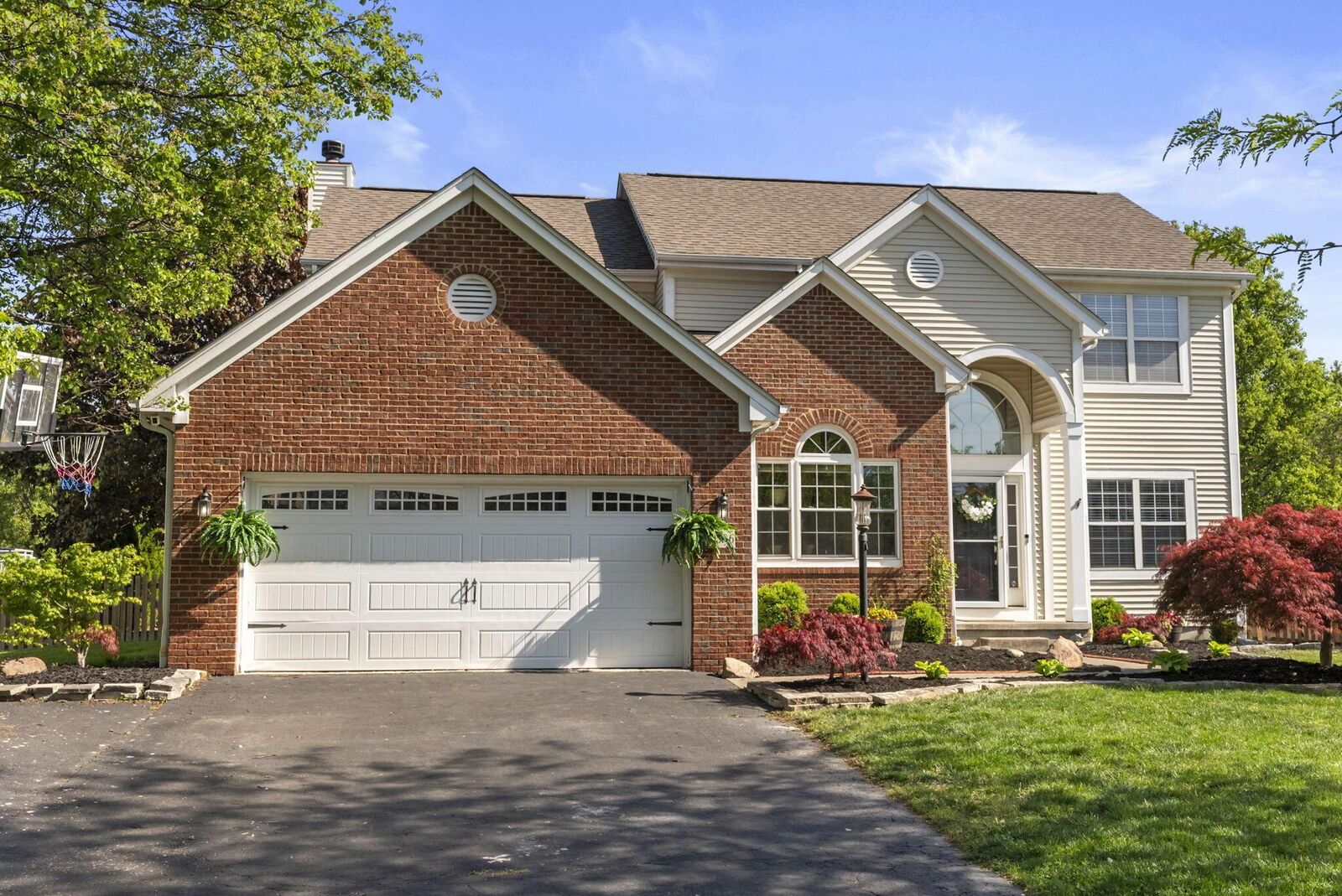 Property Photo: 2086 Stargrass Avenue OH 43123