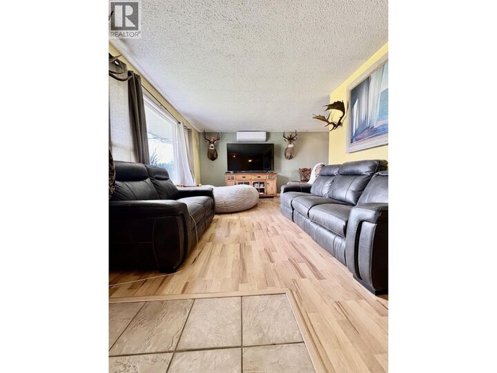 Property Photo: 2307 Evergreen Street BC V8G 4S6