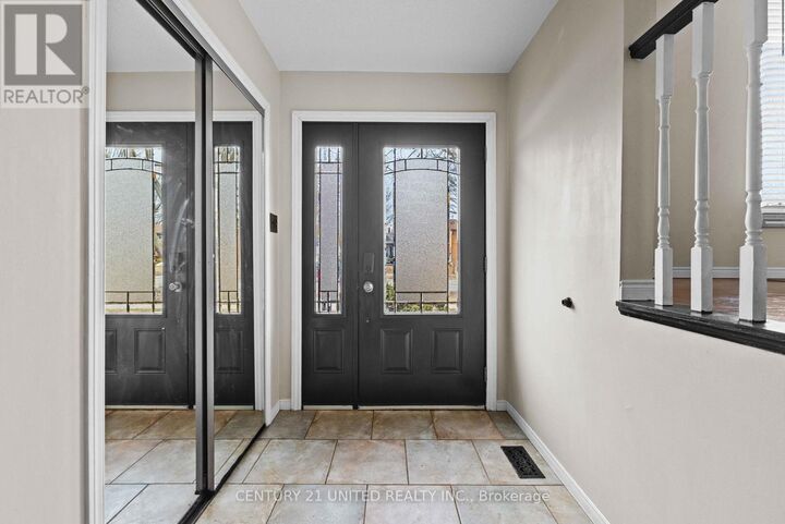 Photo de la propriété:  2252 Denure Drive  ON K9K 2G3 