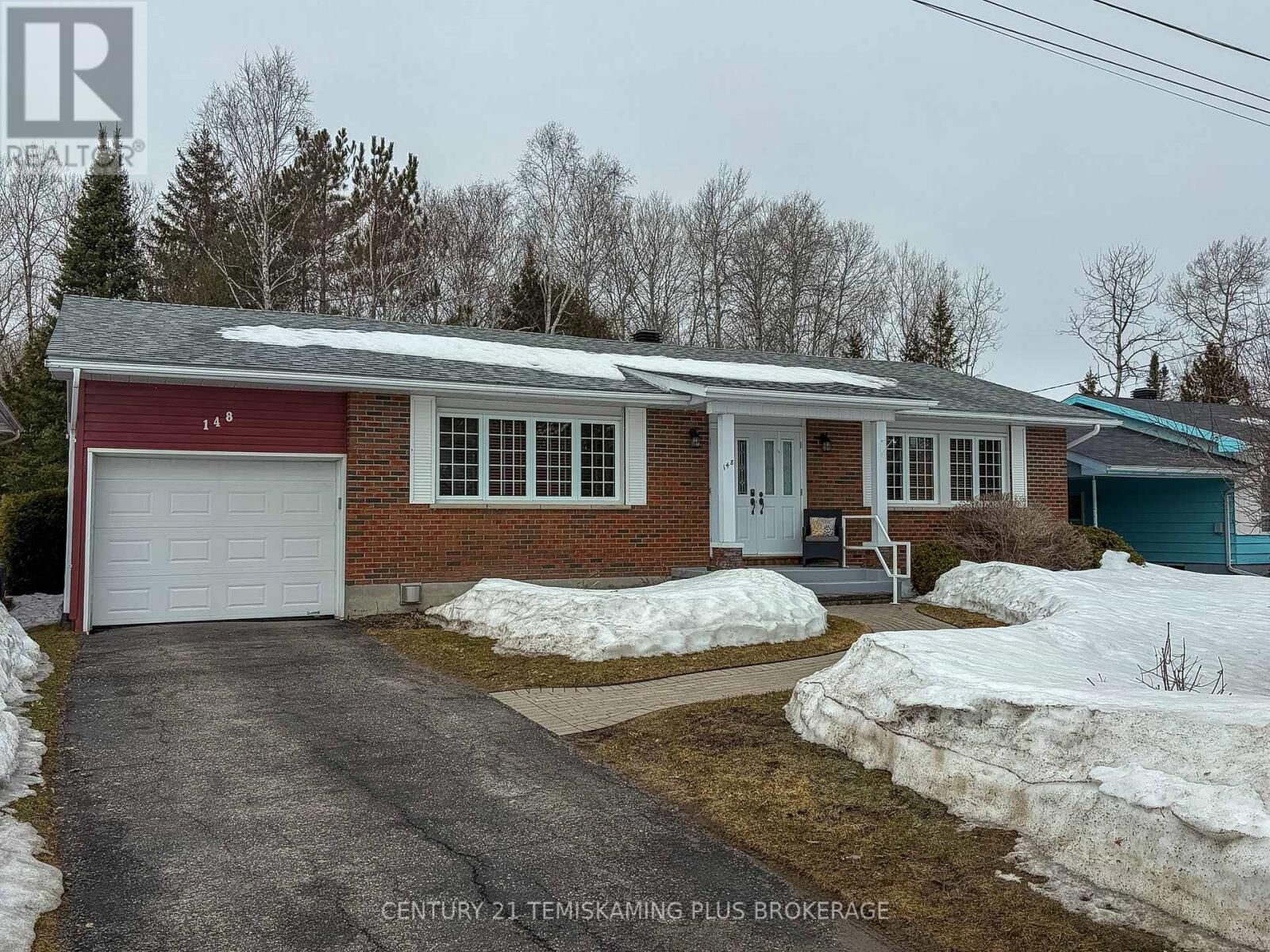 Property Photo:  148 Jaffray Street  ON P0J 1P0 