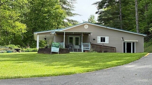 Property Photo:  1998 Little Lick Fork  KY 41216 
