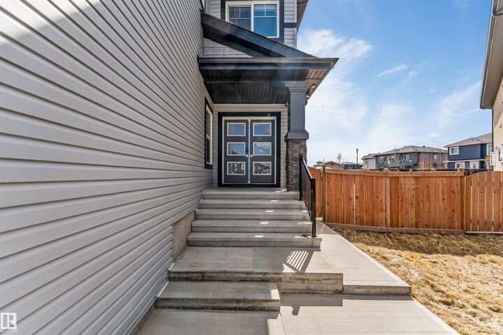 Property Photo:  1923 19 Avenue NW  AB T6T 0K2 