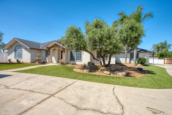 Property Photo:  5358 W Clinton Avenue  CA 93722 