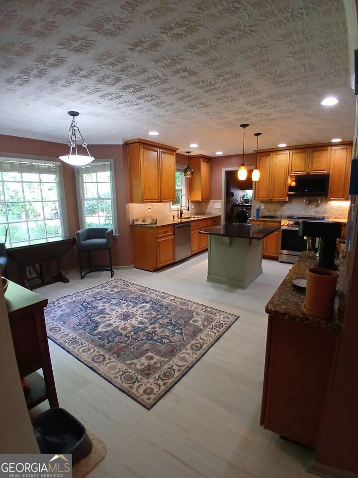 Property Photo: 215 Hampton Woods Drive GA 30215