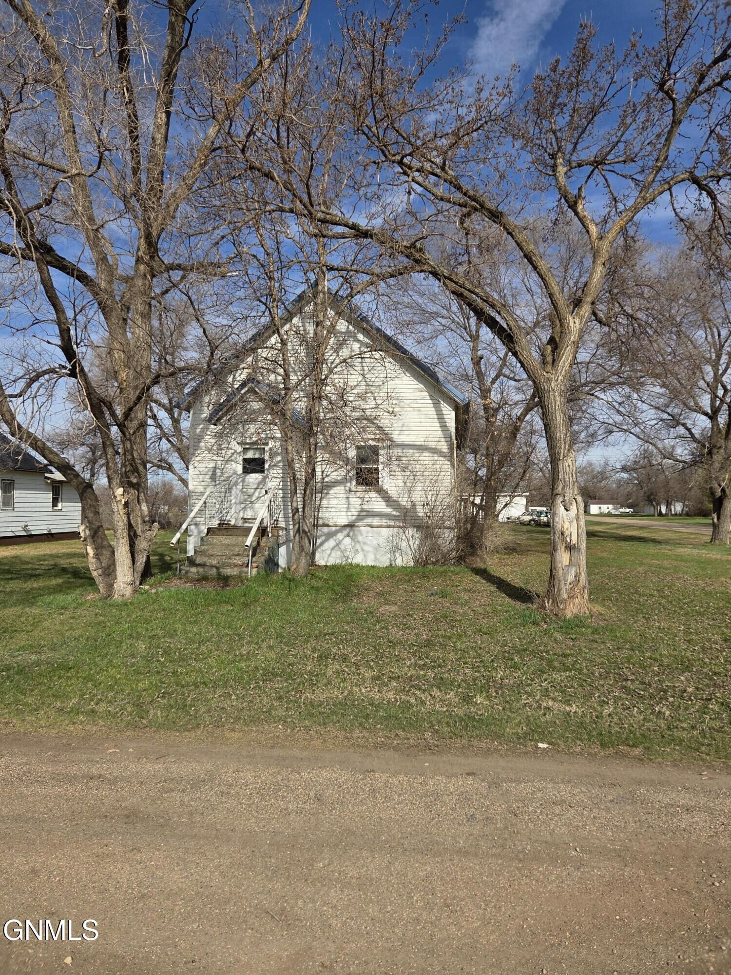 Property Photo:  303 Main Street  ND 58520 
