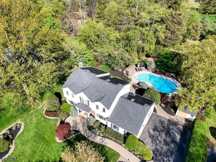 Property Photo:  7 Evergreen Ct  NJ 08844 