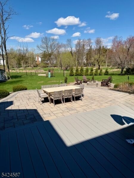 Property Photo:  1 Berkshire Ct  NJ 08833 